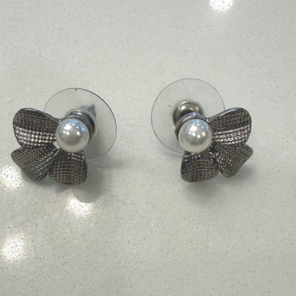 Gunmetal Flower Stud Earrings with White Faux Pearl Textured Petals Floral Studs